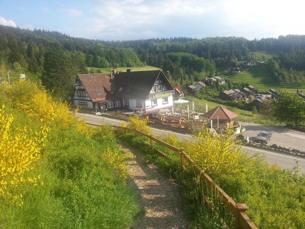 Hotel-Berggasthof Schwarzwaldperle Sasbachwalden Esterno foto