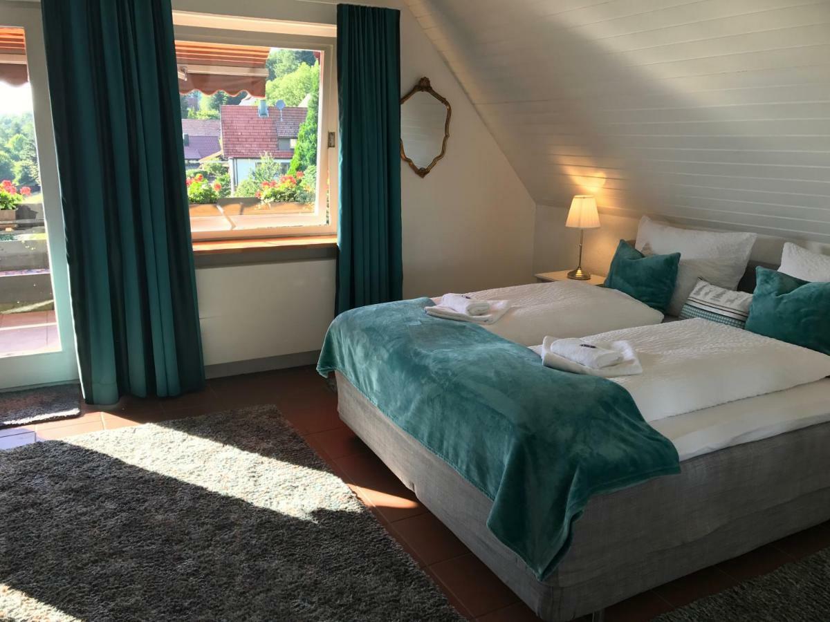 Hotel-Berggasthof Schwarzwaldperle Sasbachwalden Esterno foto